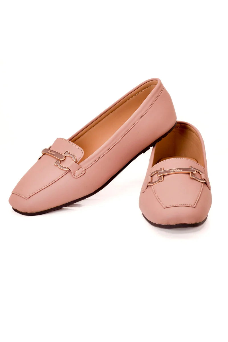 Soft Pink Ladies Pumps with Golden Chain Z 405 – Soft Pink – detail view | Zainab Designer Abaya