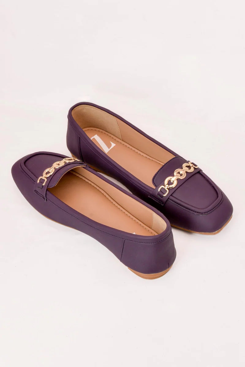 Deep Purple Ladies Pumps with Golden Accent Z 404 – Deep Purple – side view | Zainab Designer Abaya