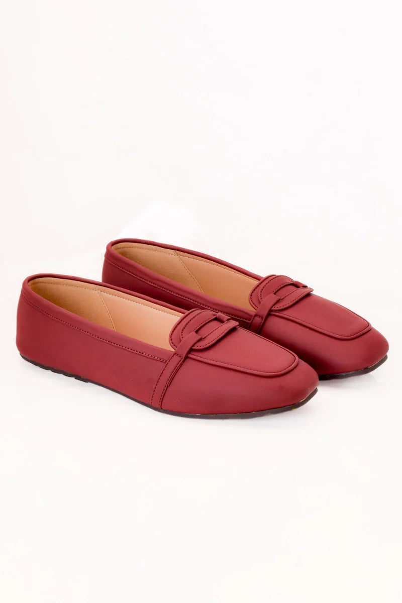 Maroon Classic Ladies Pumps Z 403 – Maroon – side view | Zainab Designer Abaya