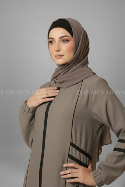 Nida Plain Maxi Abaya for women in Pakistan with modern style