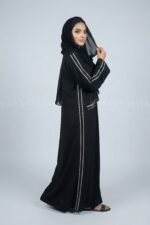Maxi Abaya for women in black color with a matching scarf in chiffon fabric.