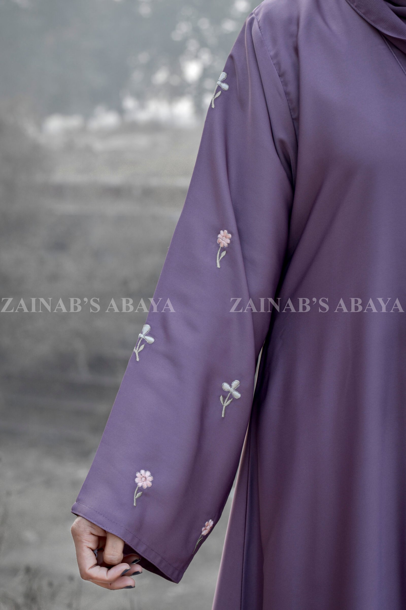 Nida Front Open Abaya with Embroidery on Sleeves and Motives on Stallers